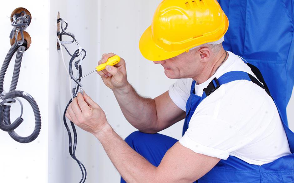 électricien de maintenance Paris 1